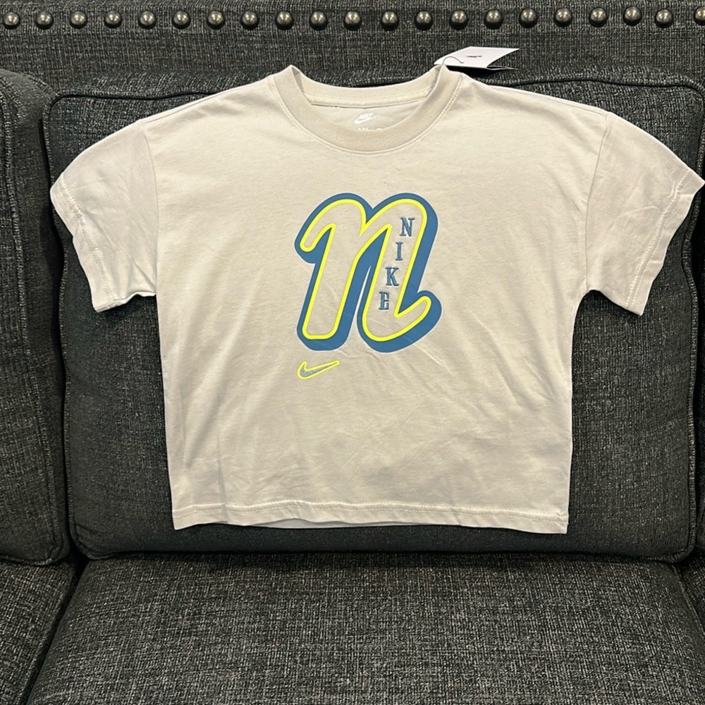 Nike Kids Graphic Short Sleeve crop T-Shirt